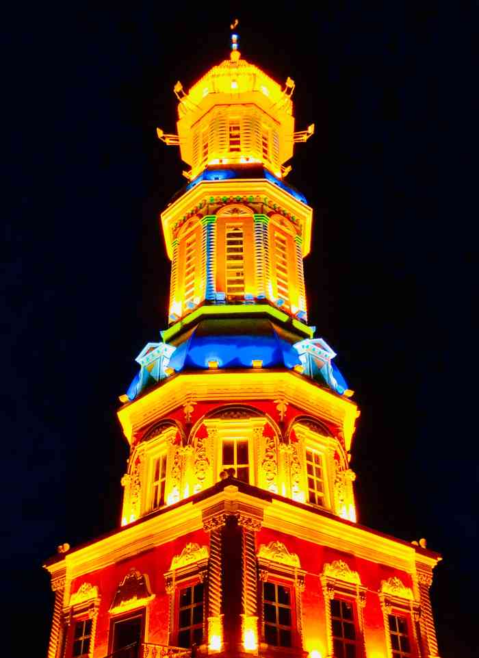 满洲里外交会馆-"酒店园子很大,绿化不错,园内有很多雕塑.