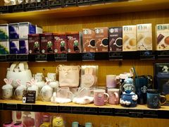 零售区-星巴克臻选(莘庄仲盛店)