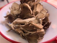 舞茸菌-毛辣果·贵州红酸汤牛肉火锅(西单店)
