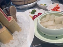 -洪氏嗨捞·广东猪肚鸡·椰子鸡火锅(西咸万象城店)