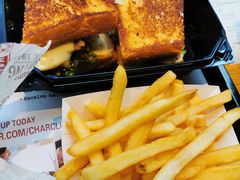 -The Habit Burger Grill 哈比特汉堡(复兴soho店)