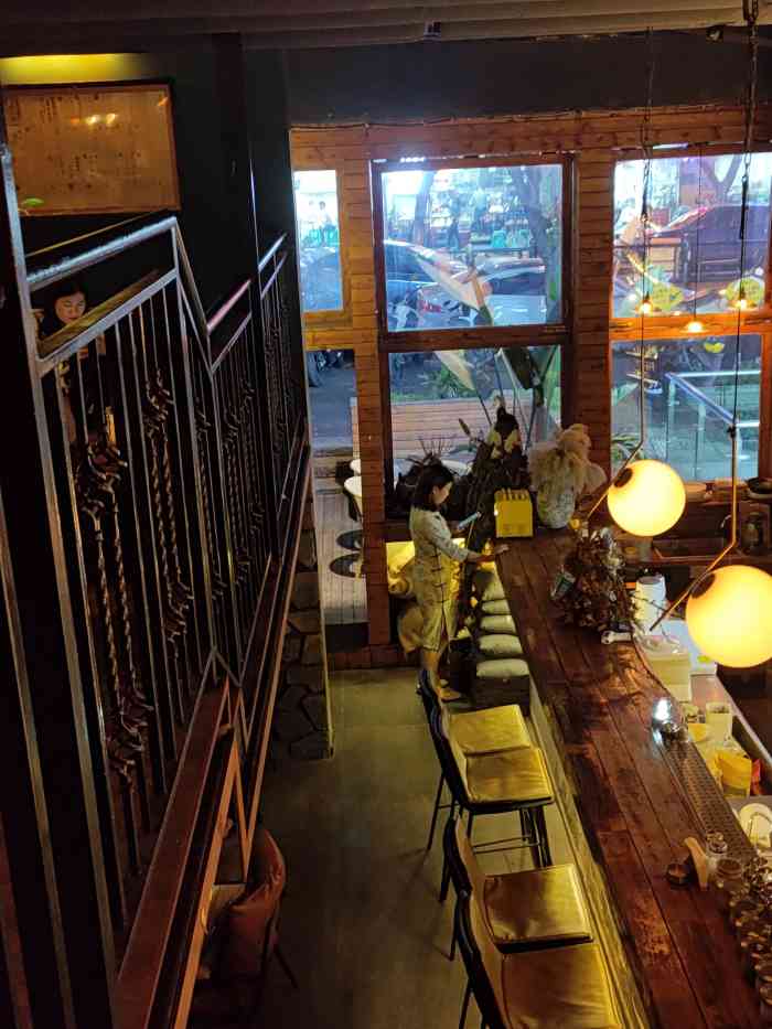 neverland·无忧酒吧-"位置:九街十字路口靠万汇中心往塔坪方向走.