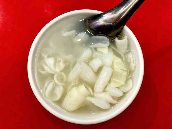 打分 第一次喝到姜薯汤 冰冰凉凉的,口感像淮山,很喜欢～很好喝