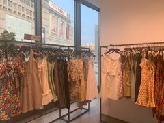 -URBAN REVIVO(上海中庚漫游城店)