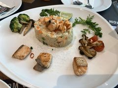 -Chom Cafe and Restaurant