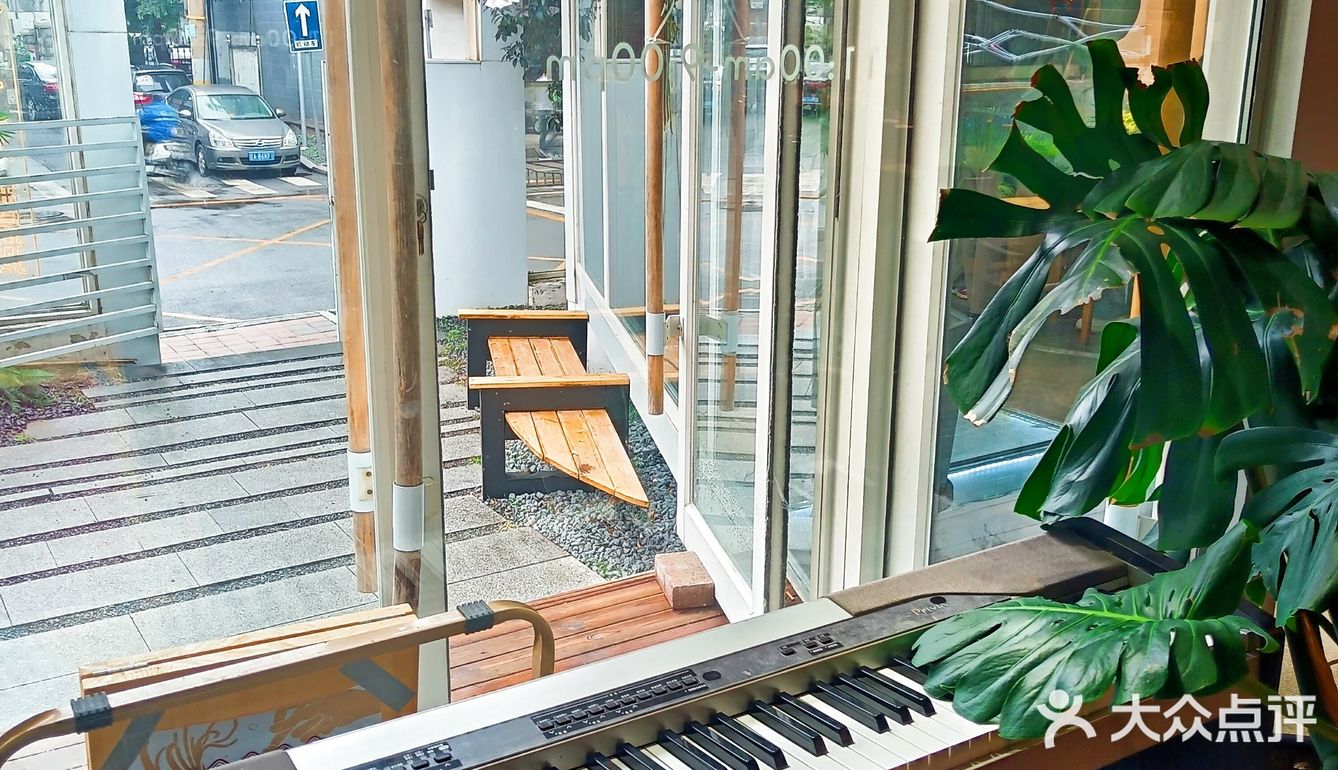 来楠无吃椰子鸡啦!