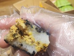 蛋黄肉松切糕-米阿糯糕团•酒酿•甜品(莫愁店)