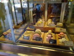 面包甜点陈列柜-麦当劳(新王府井店)