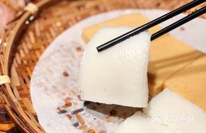 Glutinous Rice Cake with Lunjiao Cake