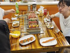 -哈尔滨小酒馆·鲜肉现穿自助烧烤(康新花园店)
