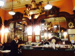 -Majestic Café