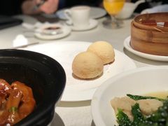 脆皮流沙包-皇朝会.经典传统粤菜(外滩店)