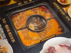 -老牌坊云南鱼豆花火锅(哈西万达店)