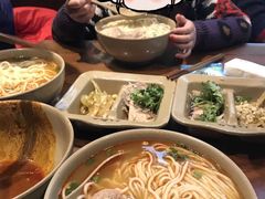 -亮亮面馆(经六路店)