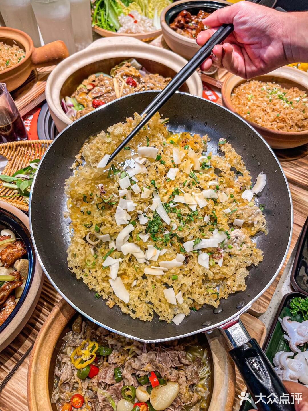 来三亚。。。。见世面了。。。试试香草鸭🦆