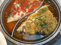 -阿瓦山寨·湘菜现炒·剁椒鱼头王(咸阳总店)