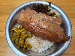 -梁阿婆廿年老牌扣肉糯米饭