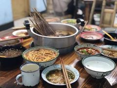 -咏勝锑锅麻辣烫(净居寺路总店)