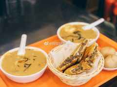 胡辣汤豆腐脑两掺-方中山胡辣汤(成都首店)