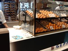 面包甜点陈列柜-月枫堂(长春这有山店)