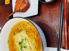 -百年老字号·观振兴蟹黄面·三虾面·苏式面(观前街富仁坊巷店)