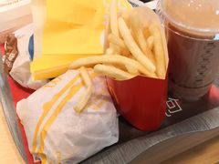 -麦当劳(展览路店)