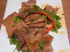 彝族手撕美人椒拌牛筋-云海肴·汽锅鸡·云南菜(天山百盛优客店)