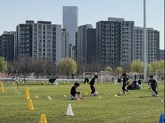 -Riverside河畔少儿足球培训(前滩店)