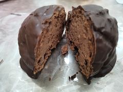 超级巧克力泡芙-OUR Bakery(SKP-S店)