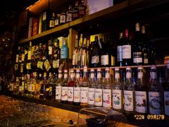 -城墙外BAR