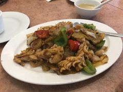 䒱肉餅、白切龙岗鸡、味菜鲜鱿-油鸡洪