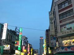 -六合夜市