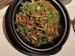黑猪肉焗扁豆丝-四世同堂·京菜·烤鸭(双井店)