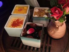 五彩甜品拼盘-绿茶餐厅(乐峰广场店)