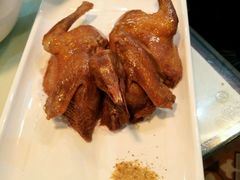 金牌乳鸽-新大咀港式茶餐厅(宝山万达店)