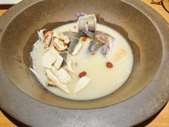 -咕嘟草帽鱼·牛奶一样的鲜鱼汤(包河万达广场创始店)