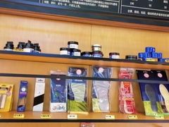 -爱革·奢品·鞋包·衣物·家居(金桥国际商业广场店)