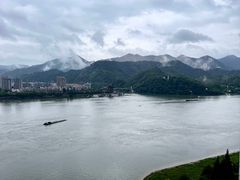 -醉江景酒店式公寓(桐庐利时广场店)