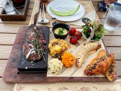 -Mark&Mars Restaurant