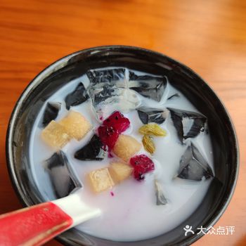 博金广场里面，店挺大的，不过人不是很多