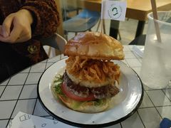 牛泰极-龙治汉堡(中华城店)