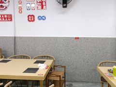 -杨老板·海鲜集市火锅·鲜切牛肉(中防万宝店)