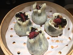 乌米咸蛋黄烧卖-佬泰丰斋· 乌镇茶食餐厅