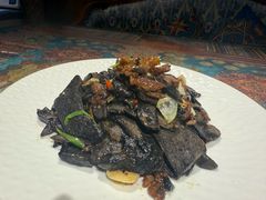 -乡村馕坑肉·烧烤·新疆菜·本地人更爱吃(阿勒泰首店)