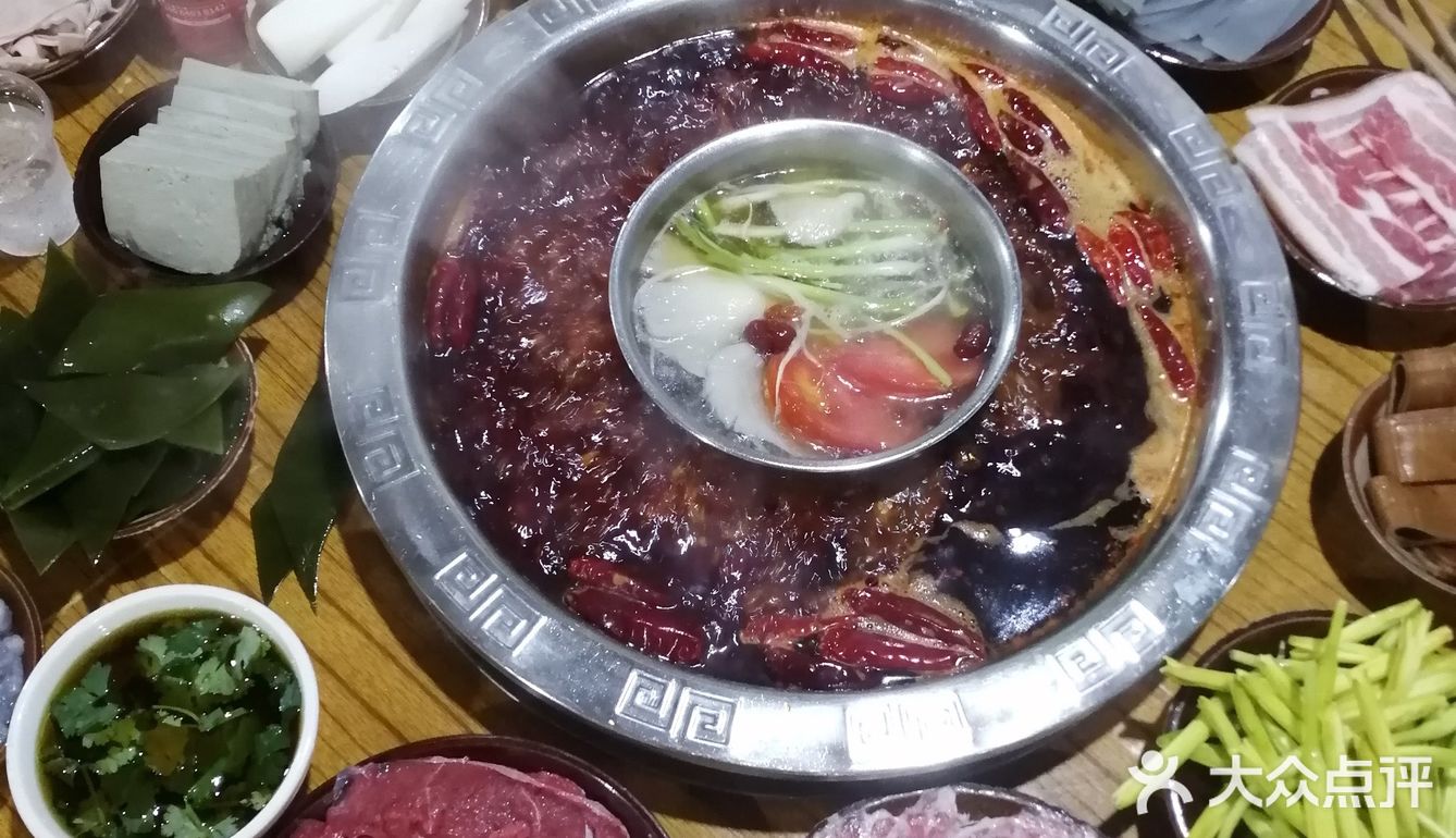 今晚吃撑了,火锅太过瘾啦!