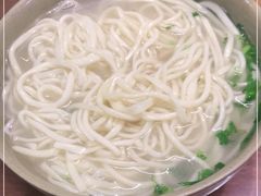 -亮亮面馆(经六路店)