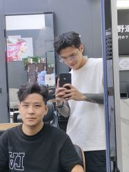 -藤野造型专业烫染接发