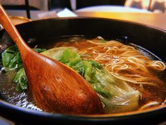 脆皮鸡腿面-贡梅老面馆·蟹粉面·无锡特色小吃(南长街主推店)