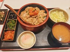 千层五花肉饭-牛邸·烧肉饭(来福士店)