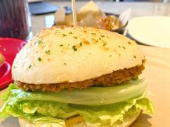 -必胜客(尹山湖歌林公园店)